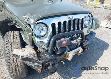 2015 Jeep Wrangler Unlimited Sahara из США, поврежденный, VIN 1C4BJWEG2FL770349